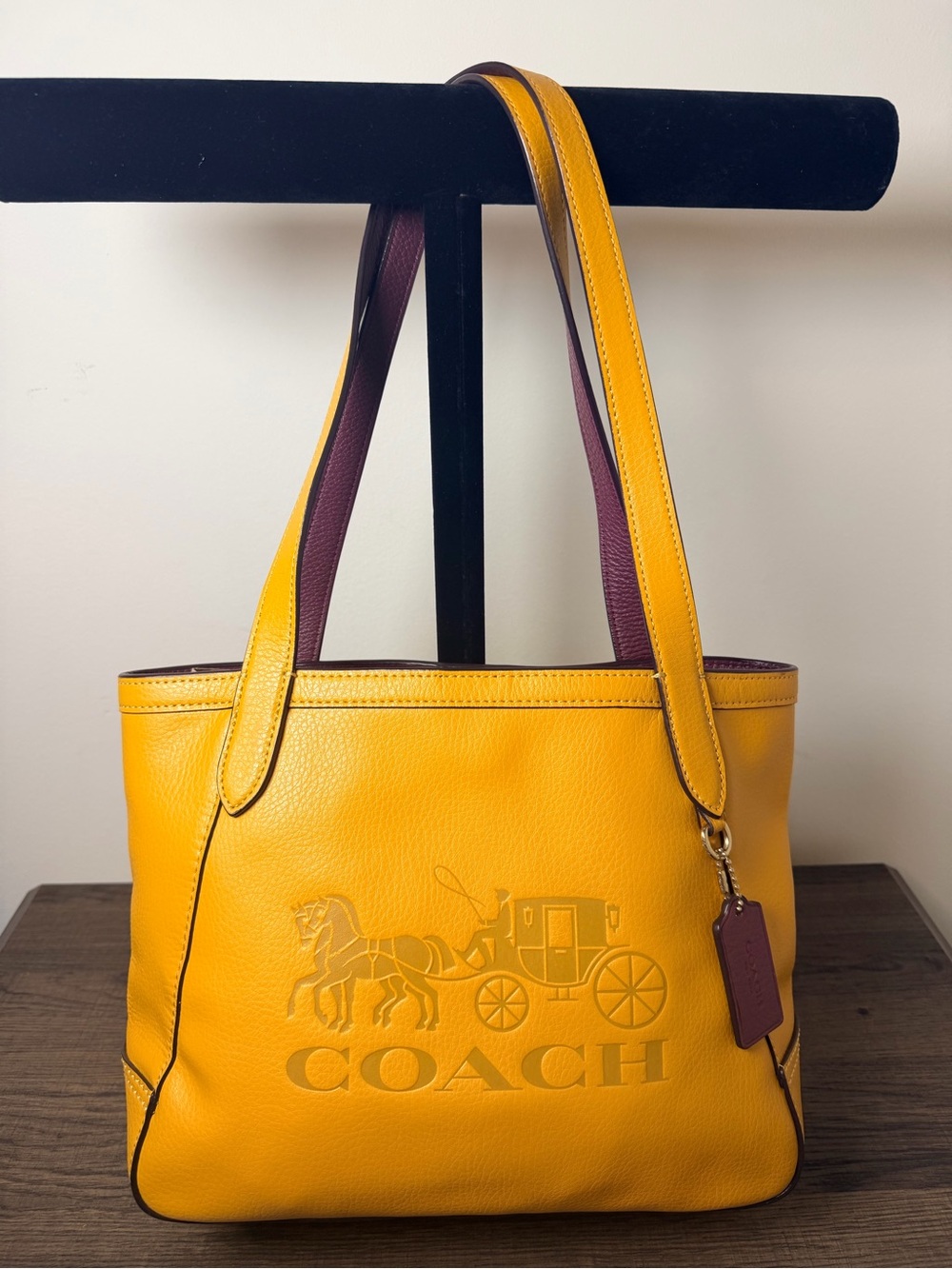 COACH Leather shoulder bag- pristine condition